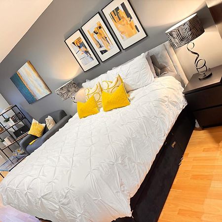 Perfectly Located City Centre Studio Apartment - West One With Free Wifi, Gym Access, Netflix Sheffield Zewnętrze zdjęcie