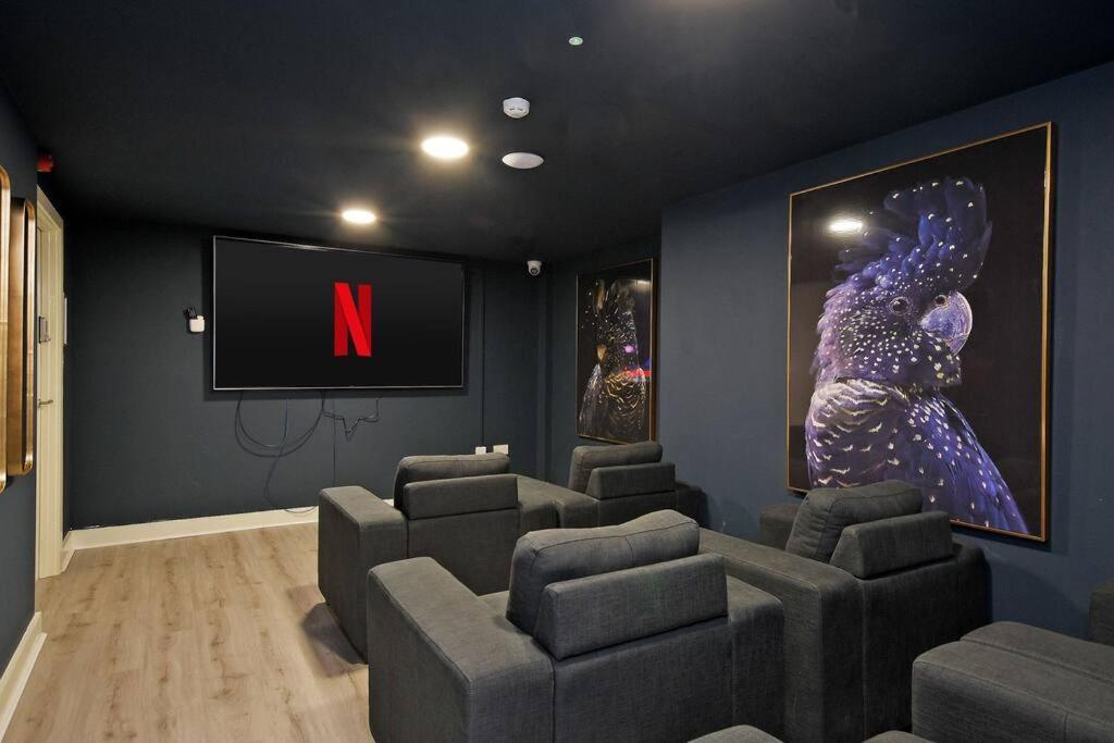 Perfectly Located City Centre Studio Apartment - West One With Free Wifi, Gym Access, Netflix Sheffield Zewnętrze zdjęcie