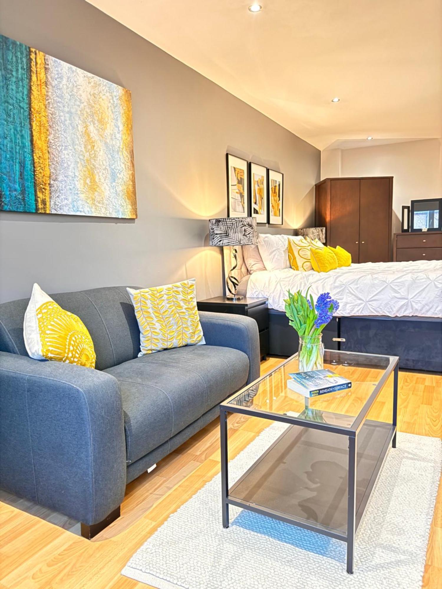 Perfectly Located City Centre Studio Apartment - West One With Free Wifi, Gym Access, Netflix Sheffield Zewnętrze zdjęcie